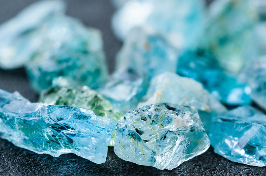 What is Aquamarine Stone? Features, Benefits